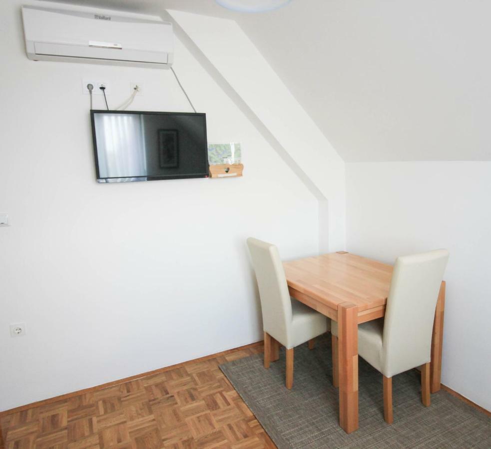 Hotel House Milan à Rastovača Extérieur photo