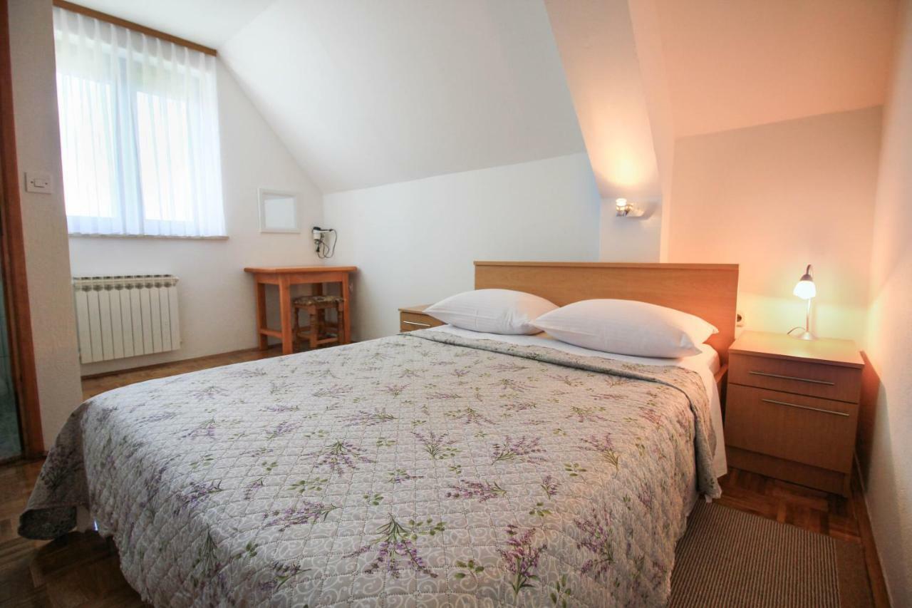 Hotel House Milan à Rastovača Extérieur photo