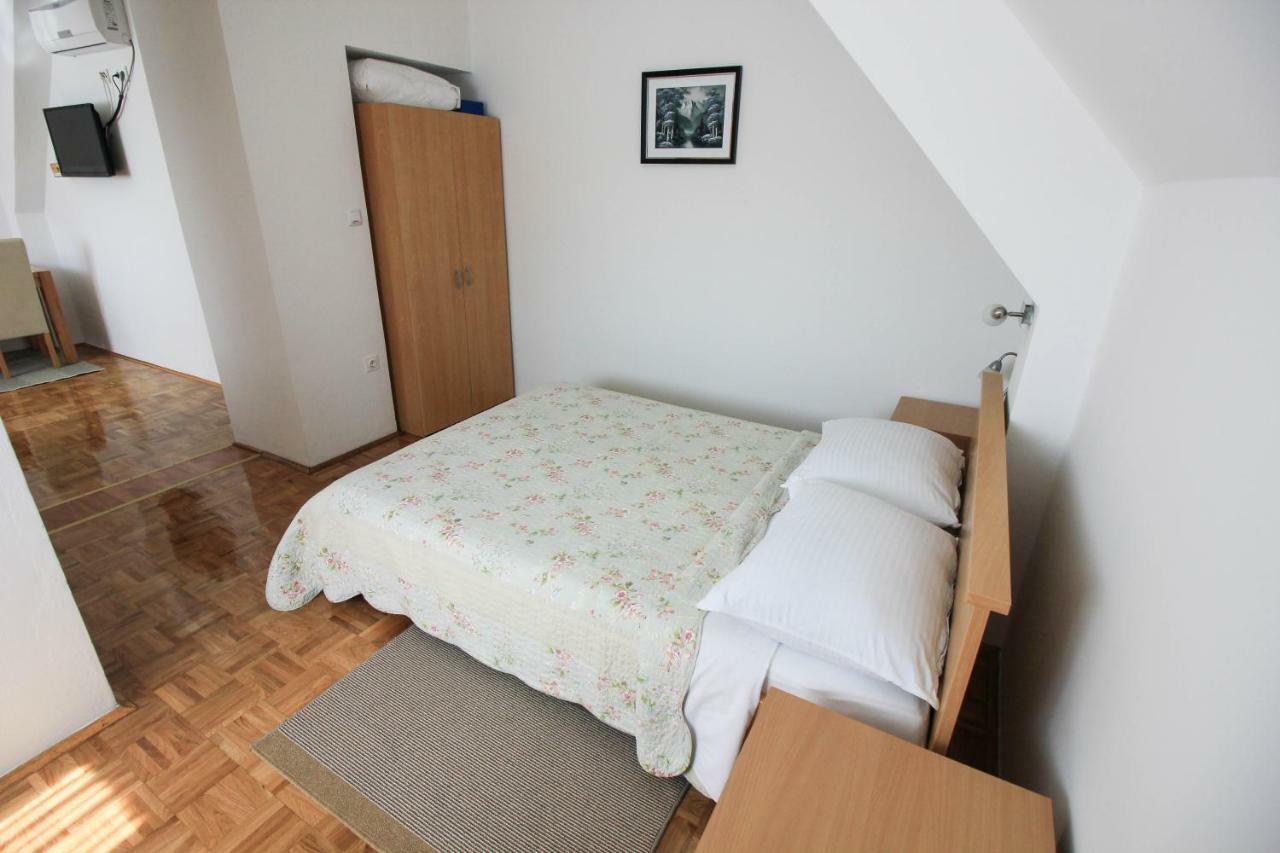 Hotel House Milan à Rastovača Extérieur photo